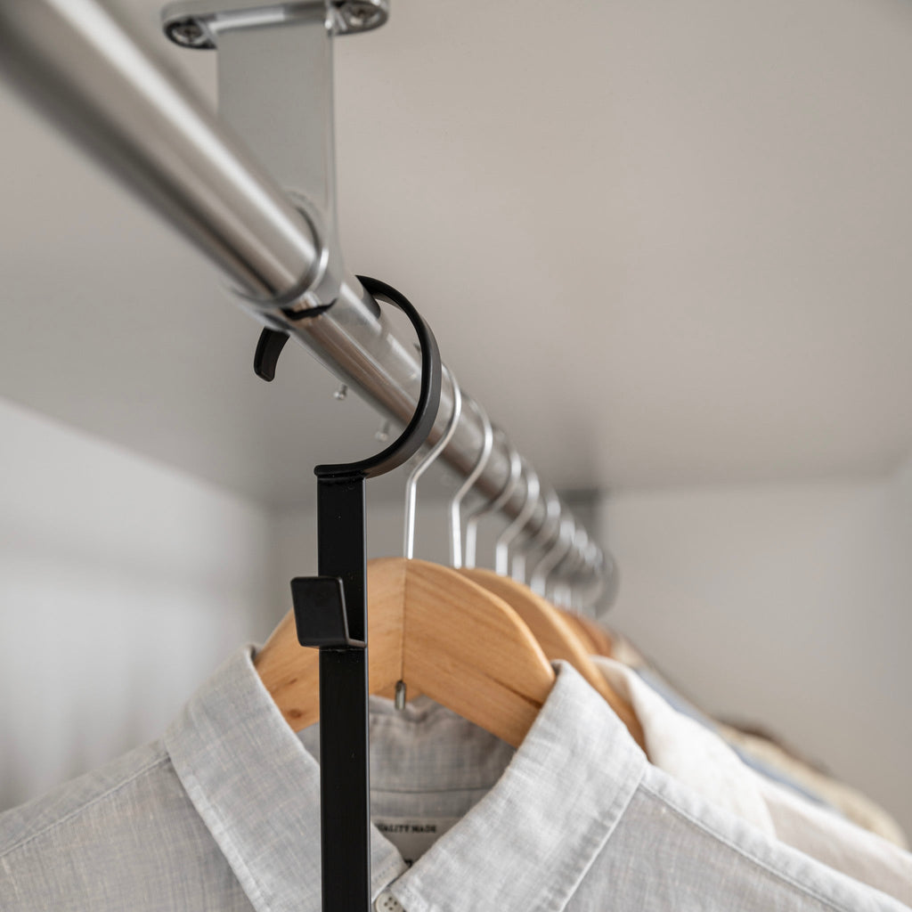 2-Tiered Extendable Closet Rack