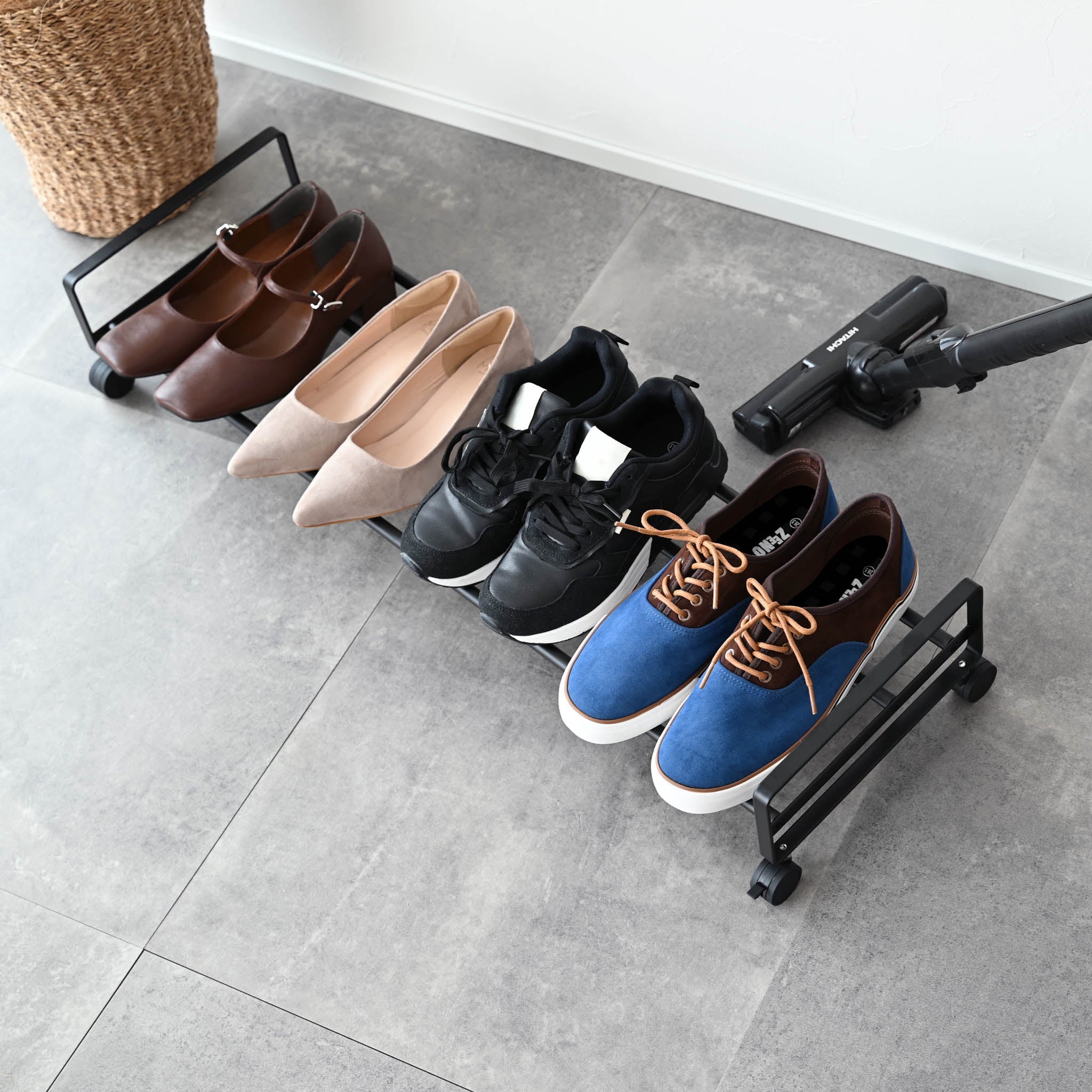 Shoe Rack with Casters