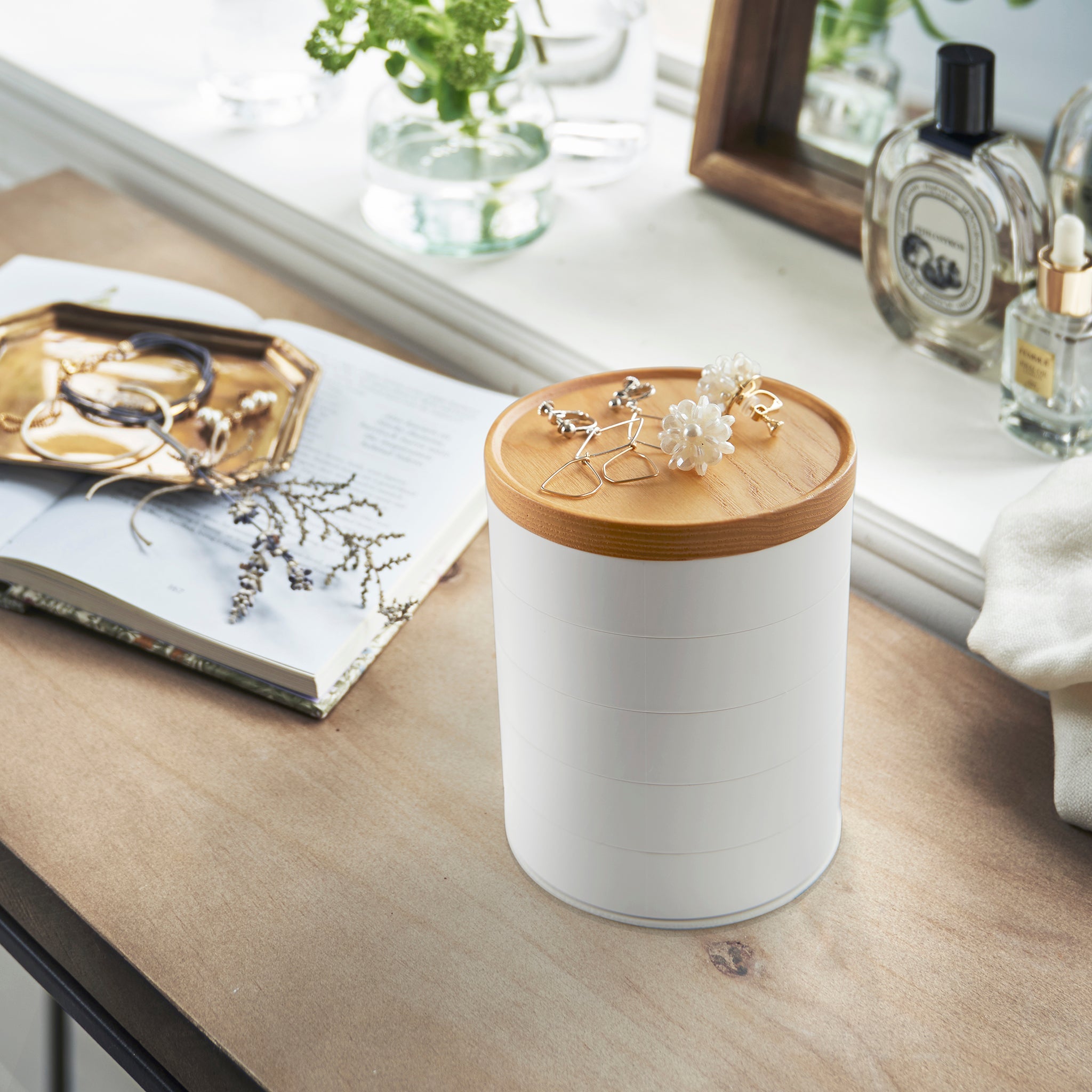 5-Tiered Accessory Box