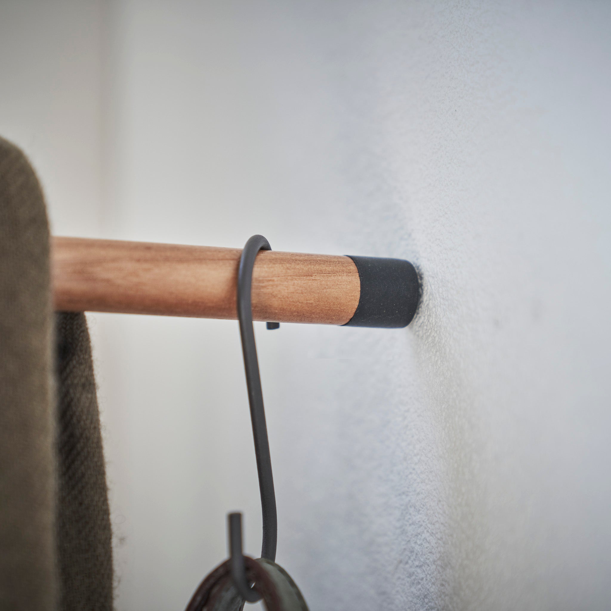 Leaning Corner Coat Rack