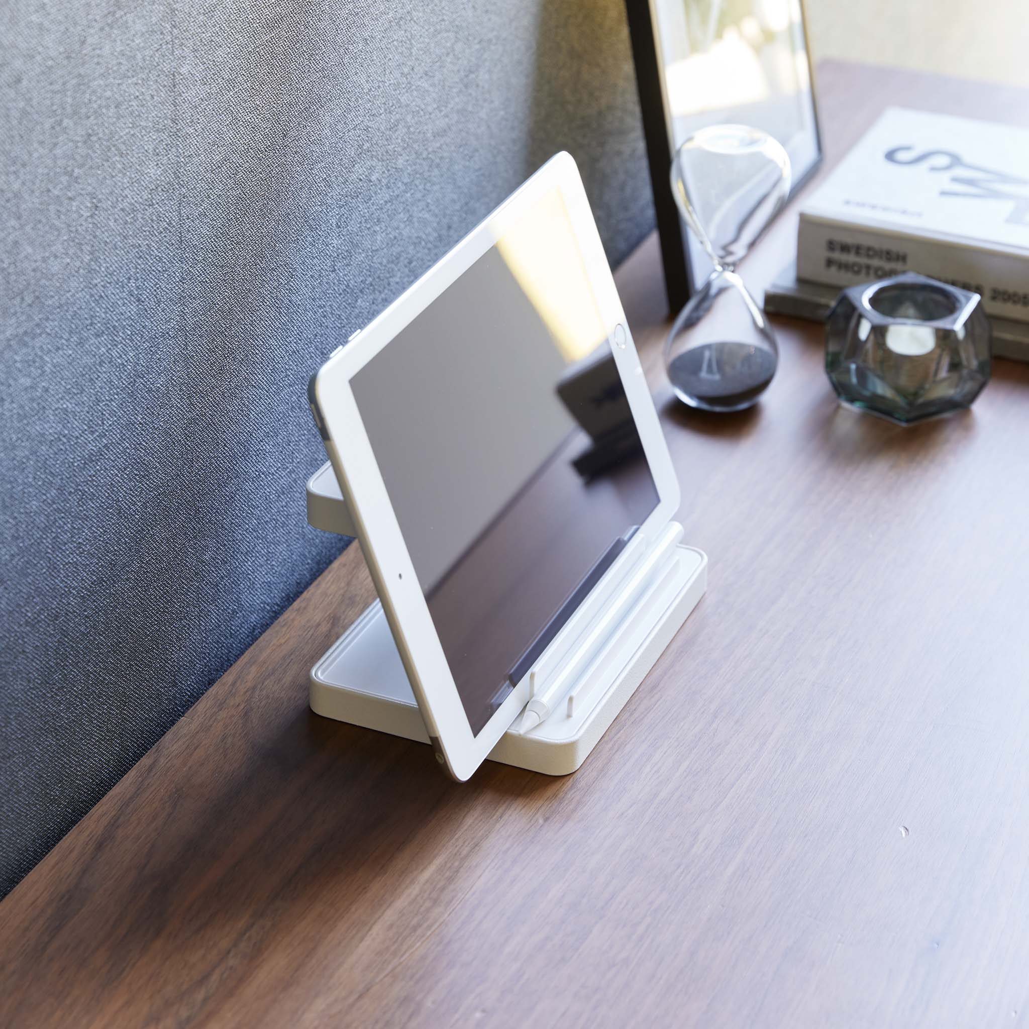 Smartphone & Device Charging Stand