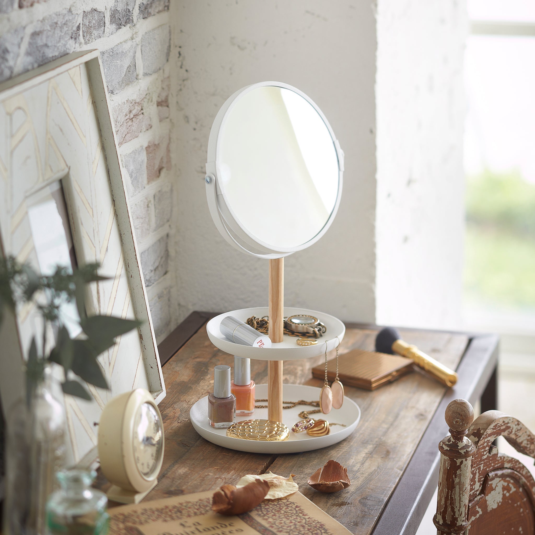 Makeup Mirror with Accessory Tray