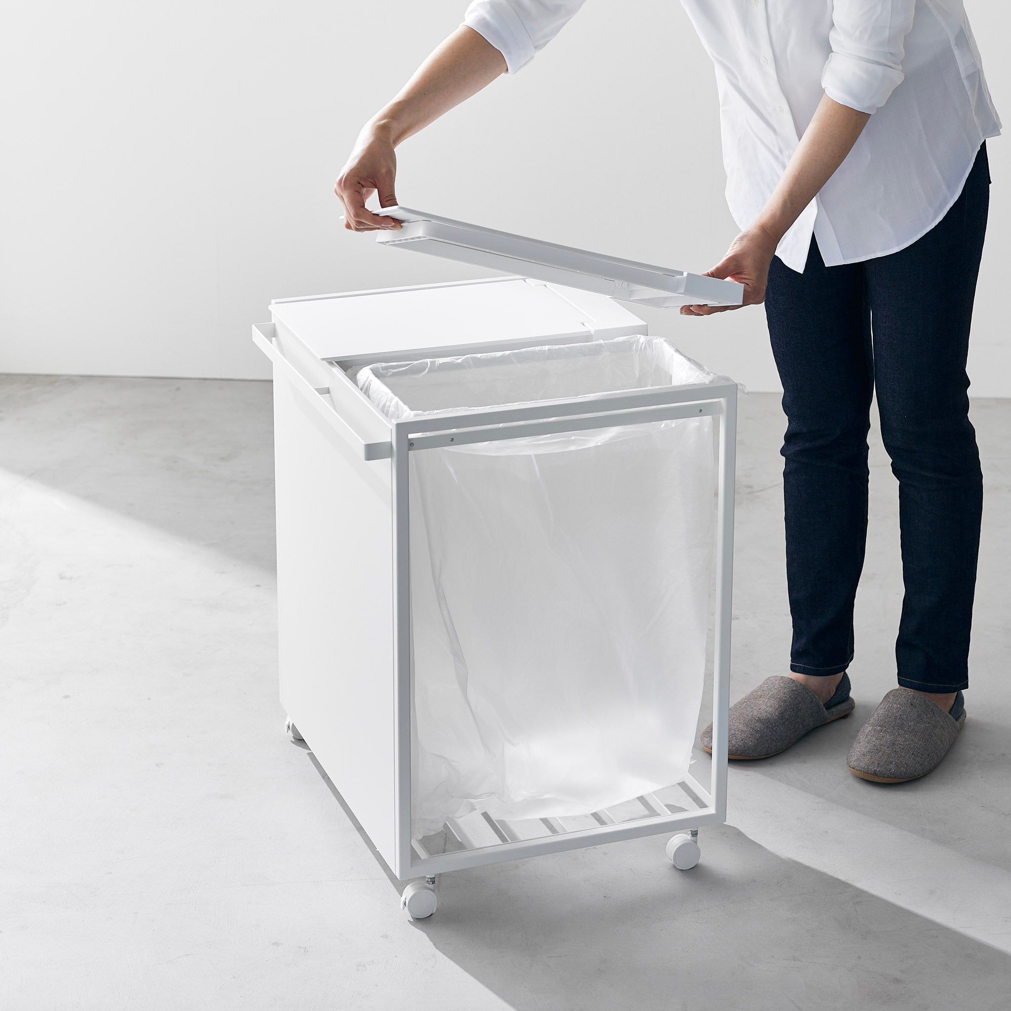 2-Compartment Trash Can with Casters