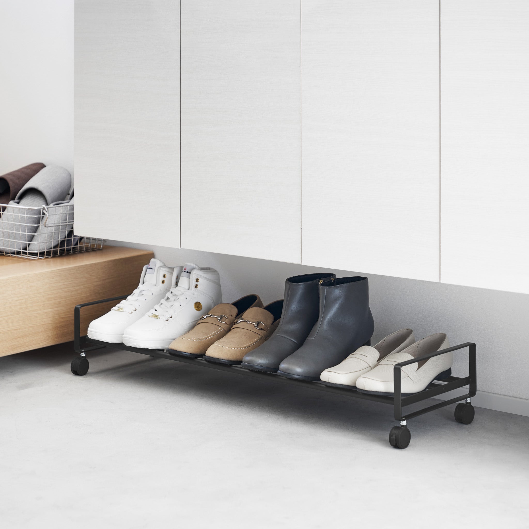 Shoe Rack with Casters