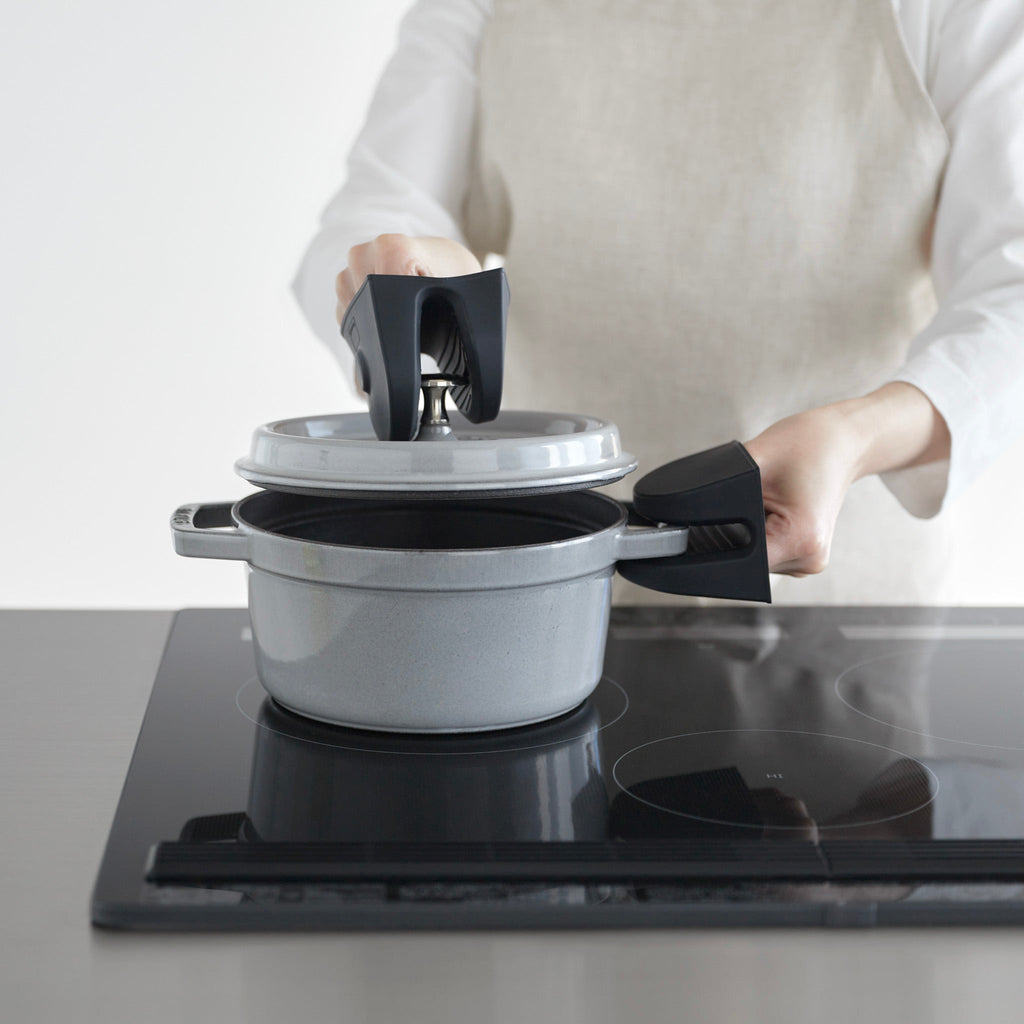 Magnetic Silicone Pot Holders (Set of 2)