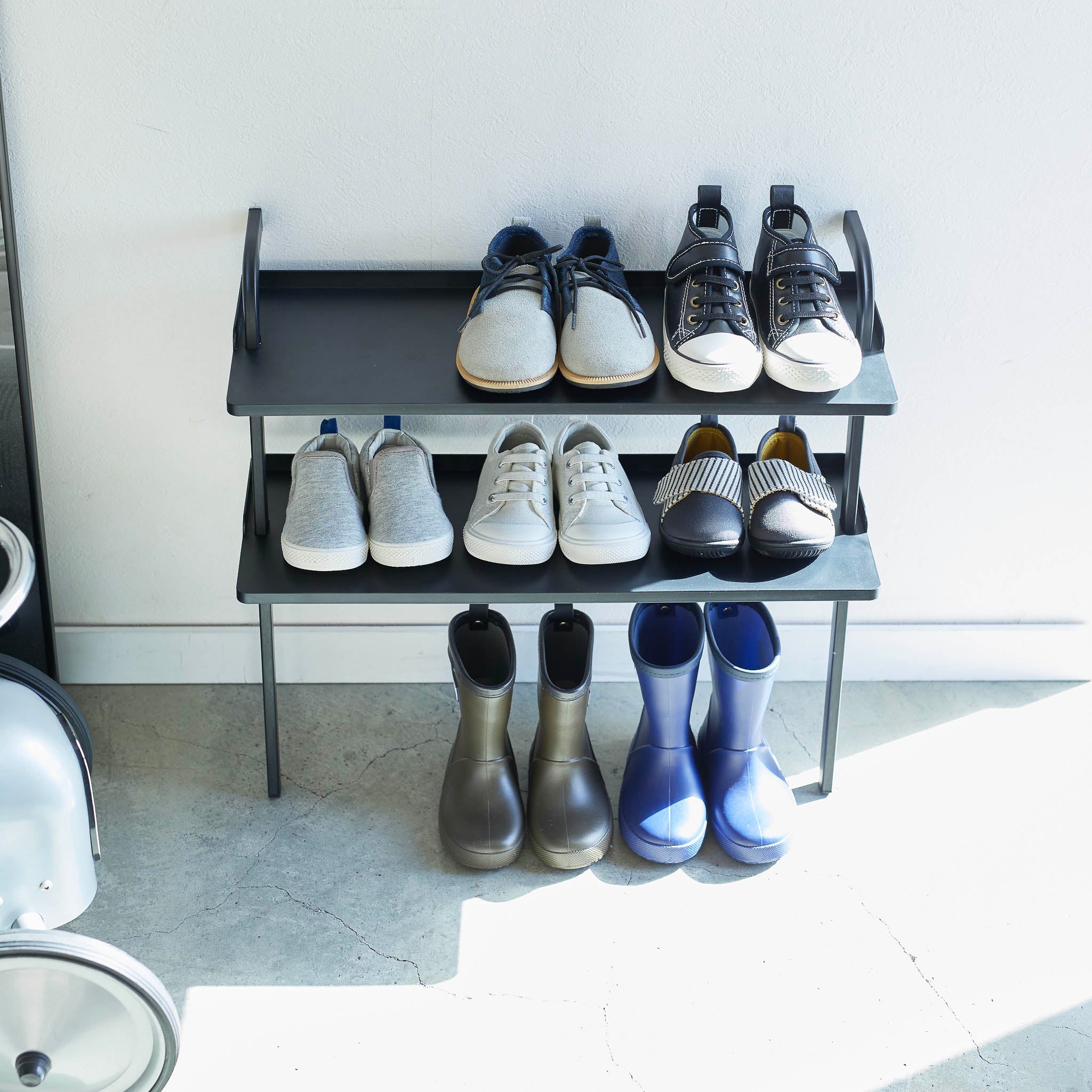 Kids Leaning Shoe Rack