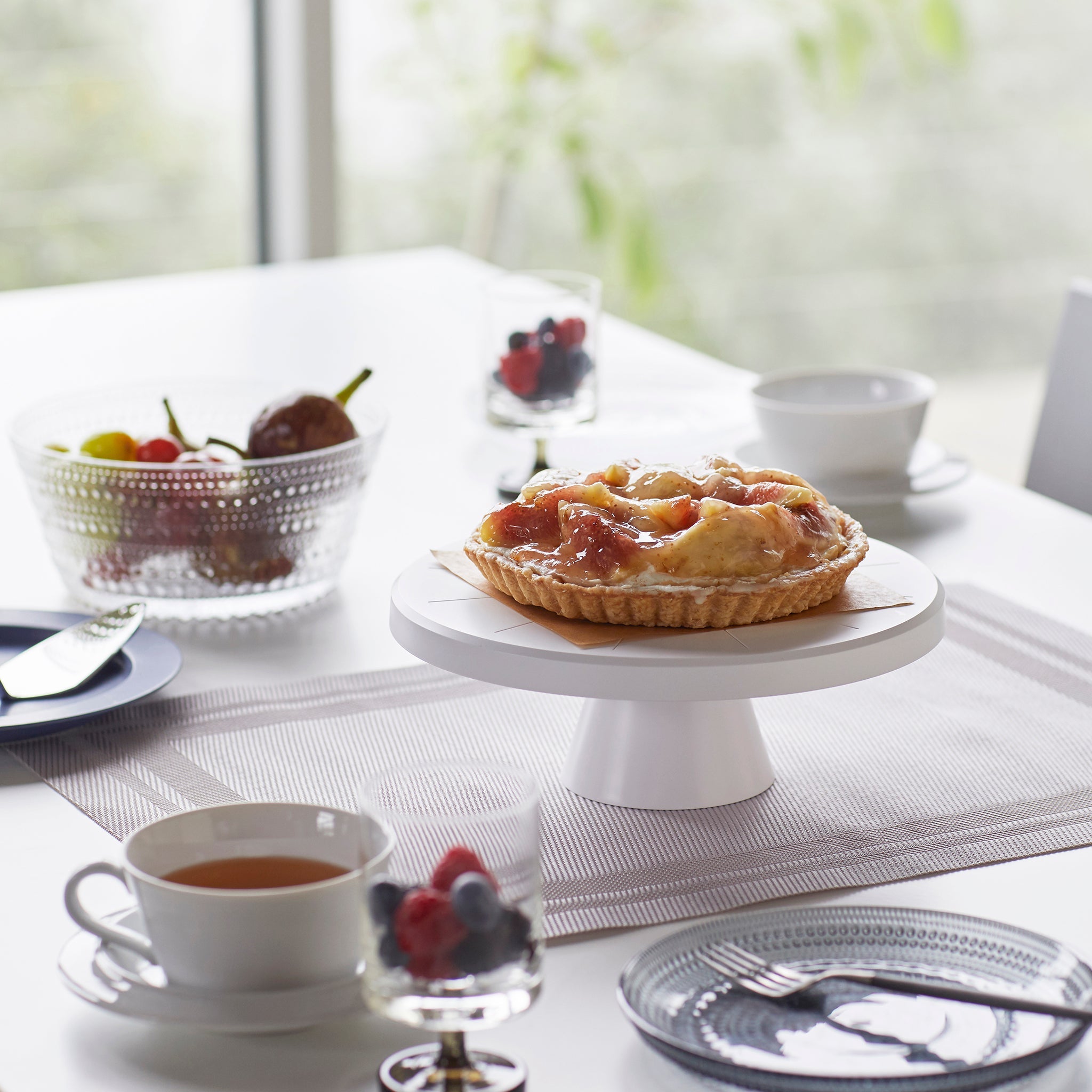 Reversible Cake Stand