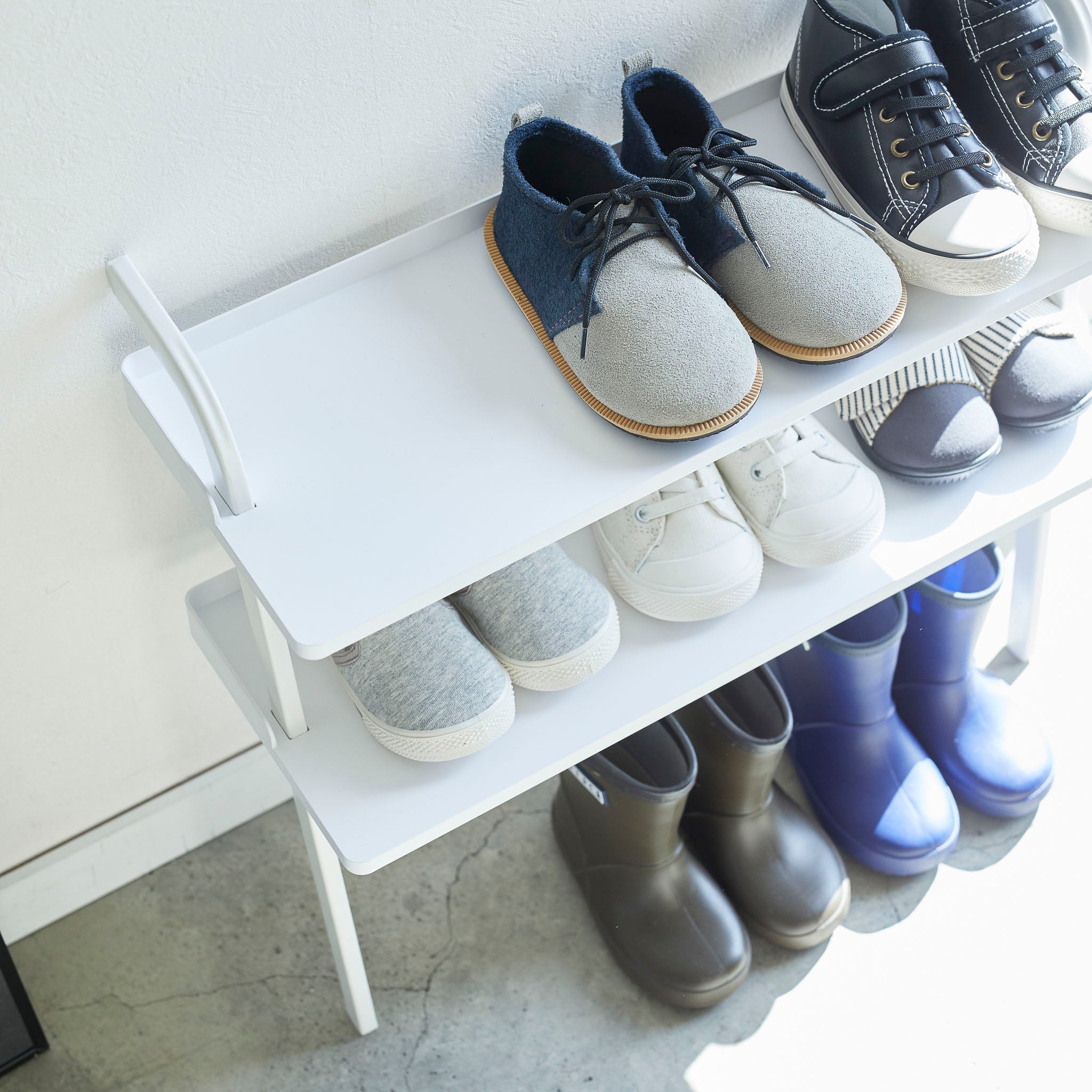 Kids Leaning Shoe Rack