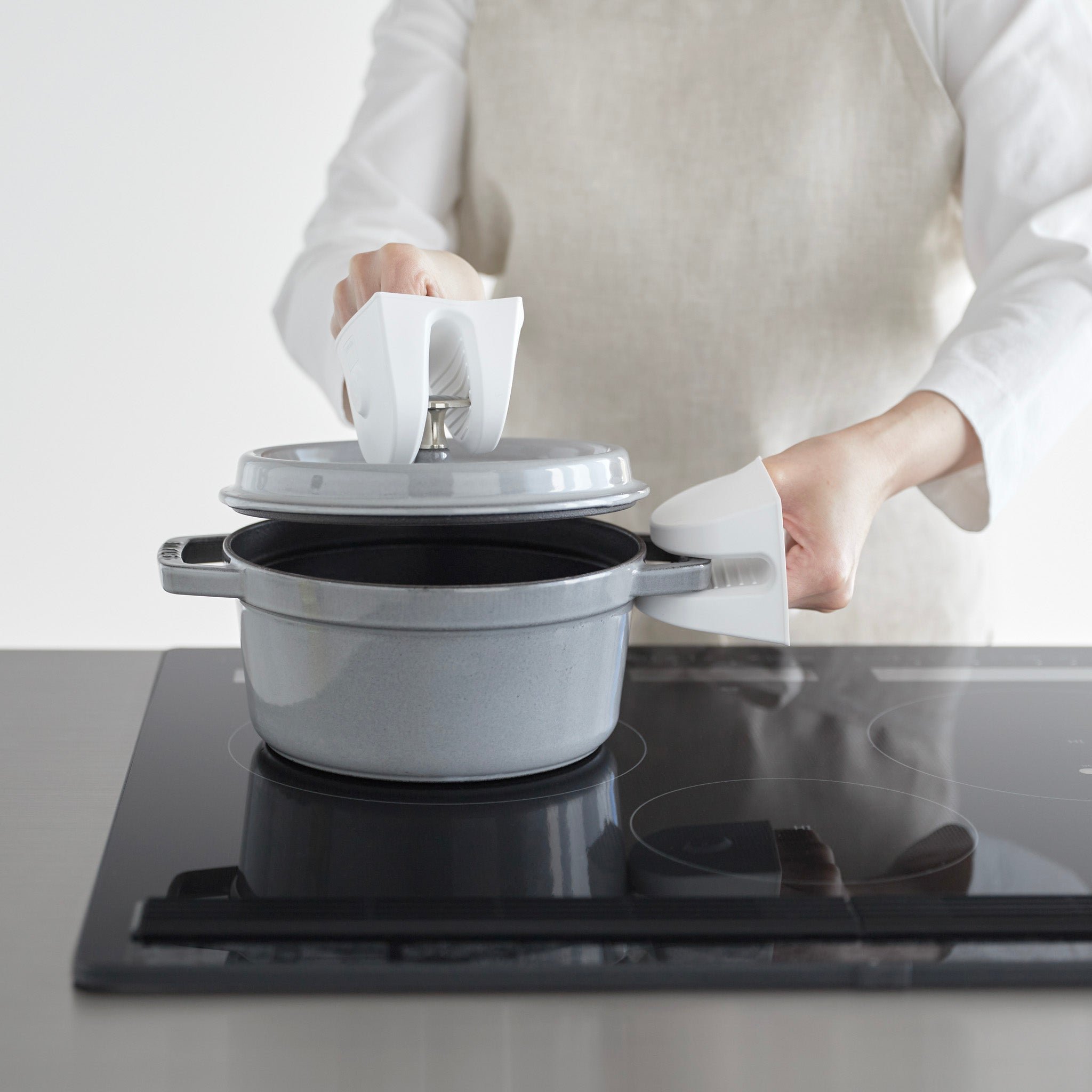 Magnetic Silicone Pot Holders (Set of 2)