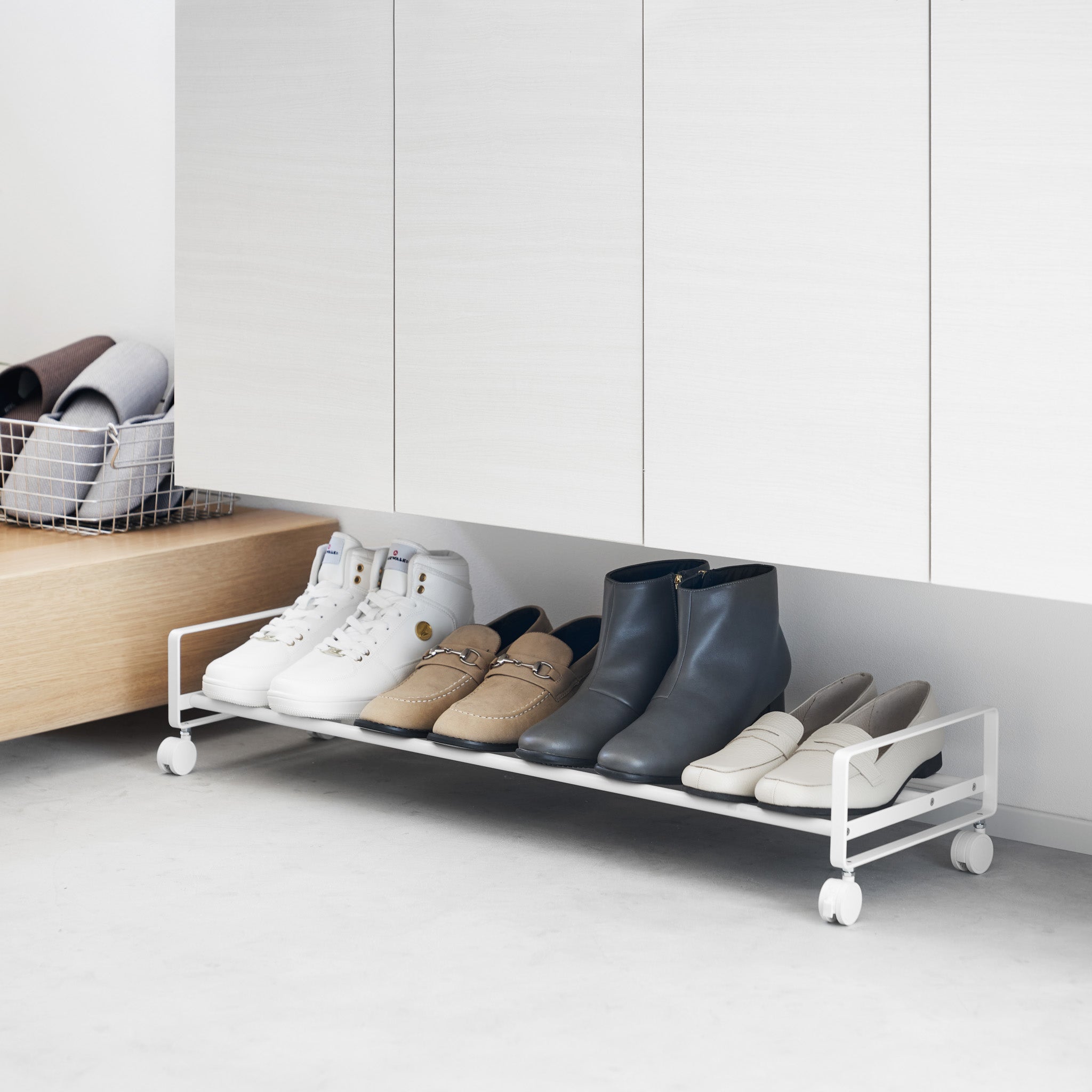 Shoe Rack with Casters