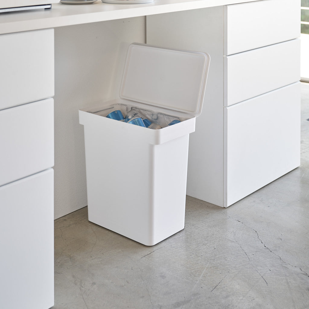 Airtight Trash Can with Casters