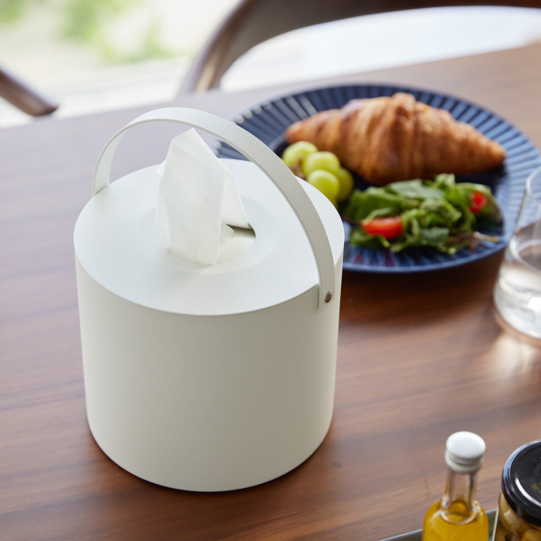 Tissue Case Round with Handle