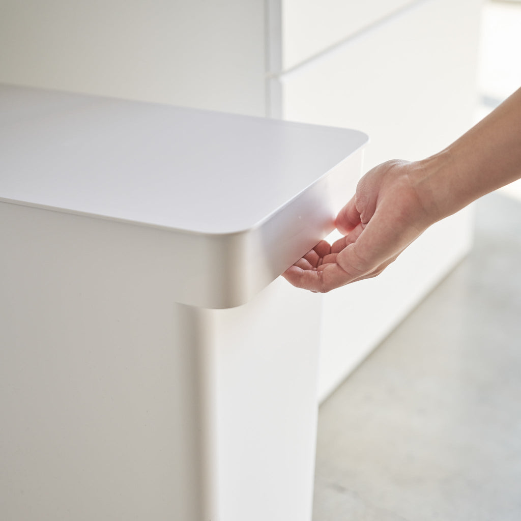 Airtight Trash Can with Casters