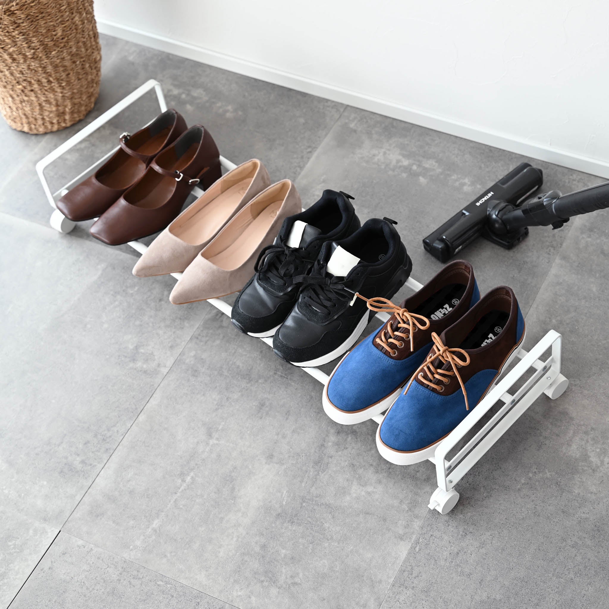 Shoe Rack with Casters