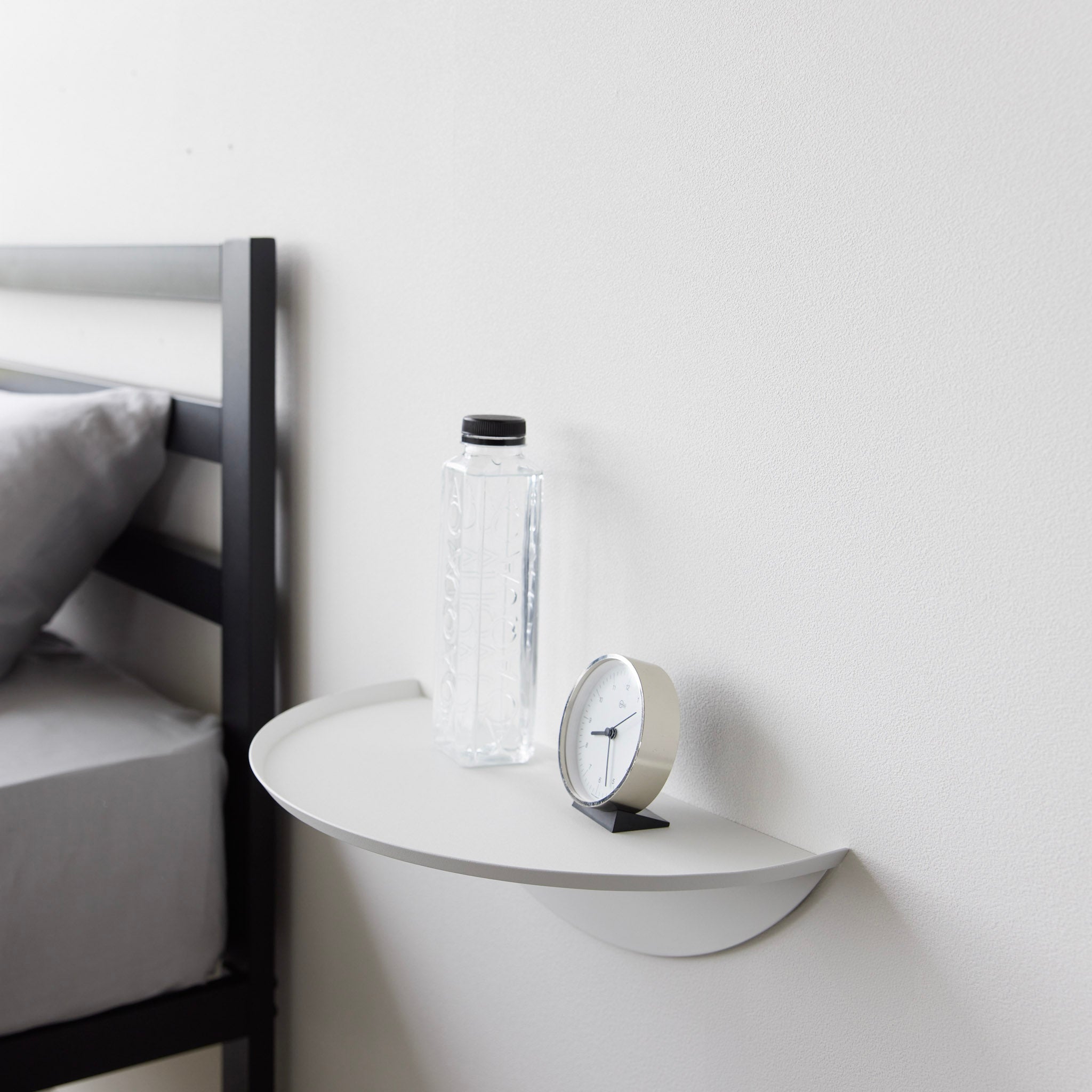 Wall-Mounted Shelf Round