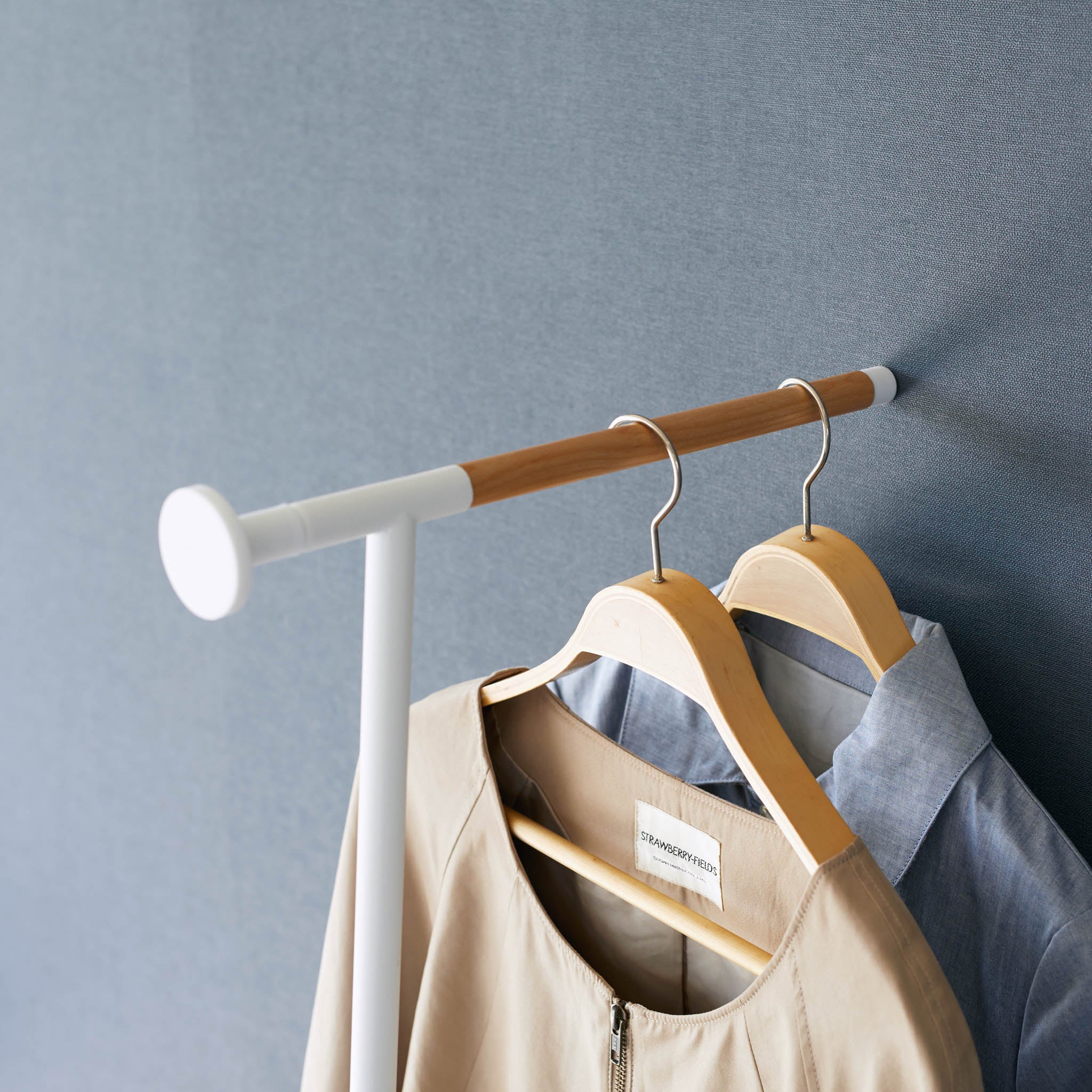 Leaning Steam Ironing Coat Rack