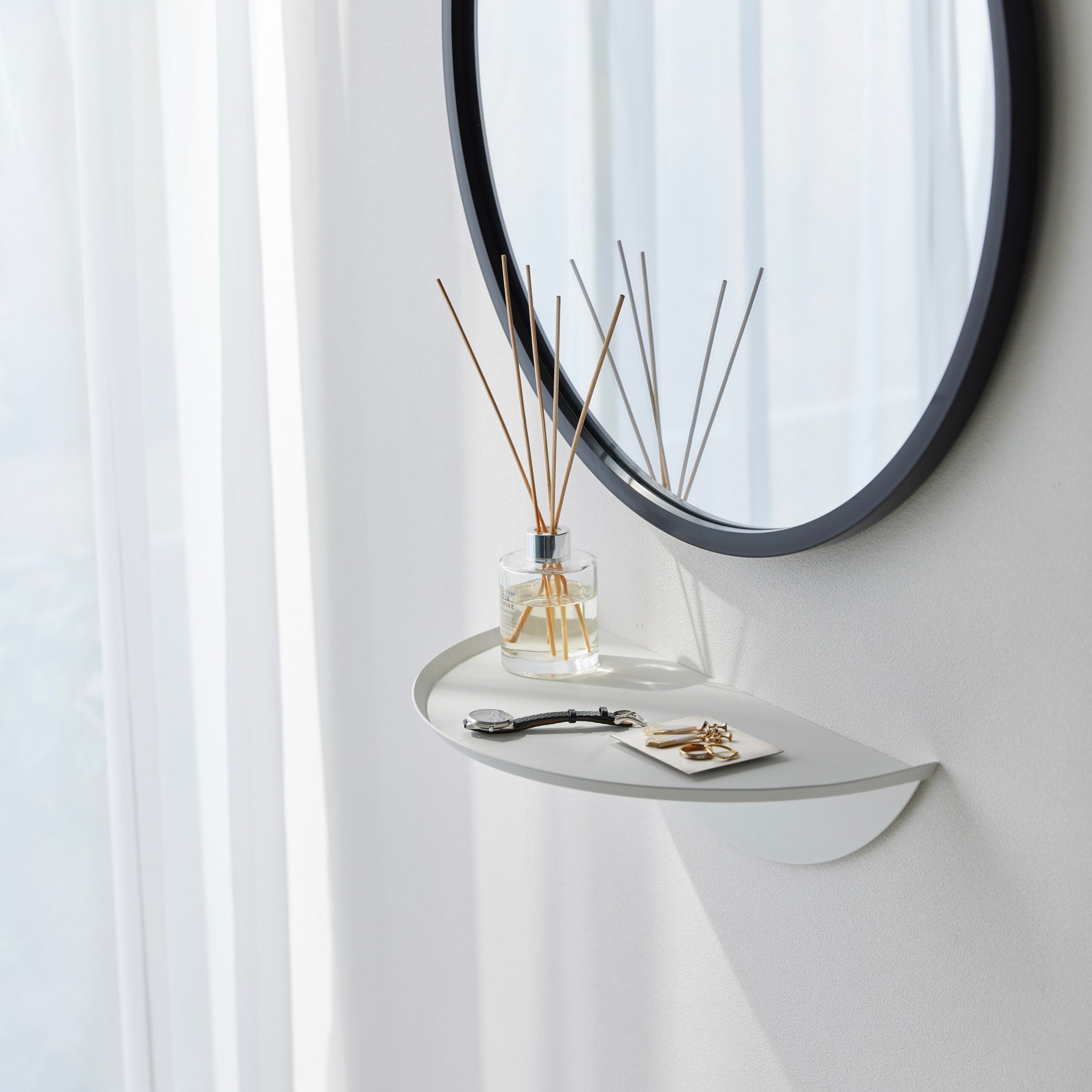 Wall-Mounted Shelf Round