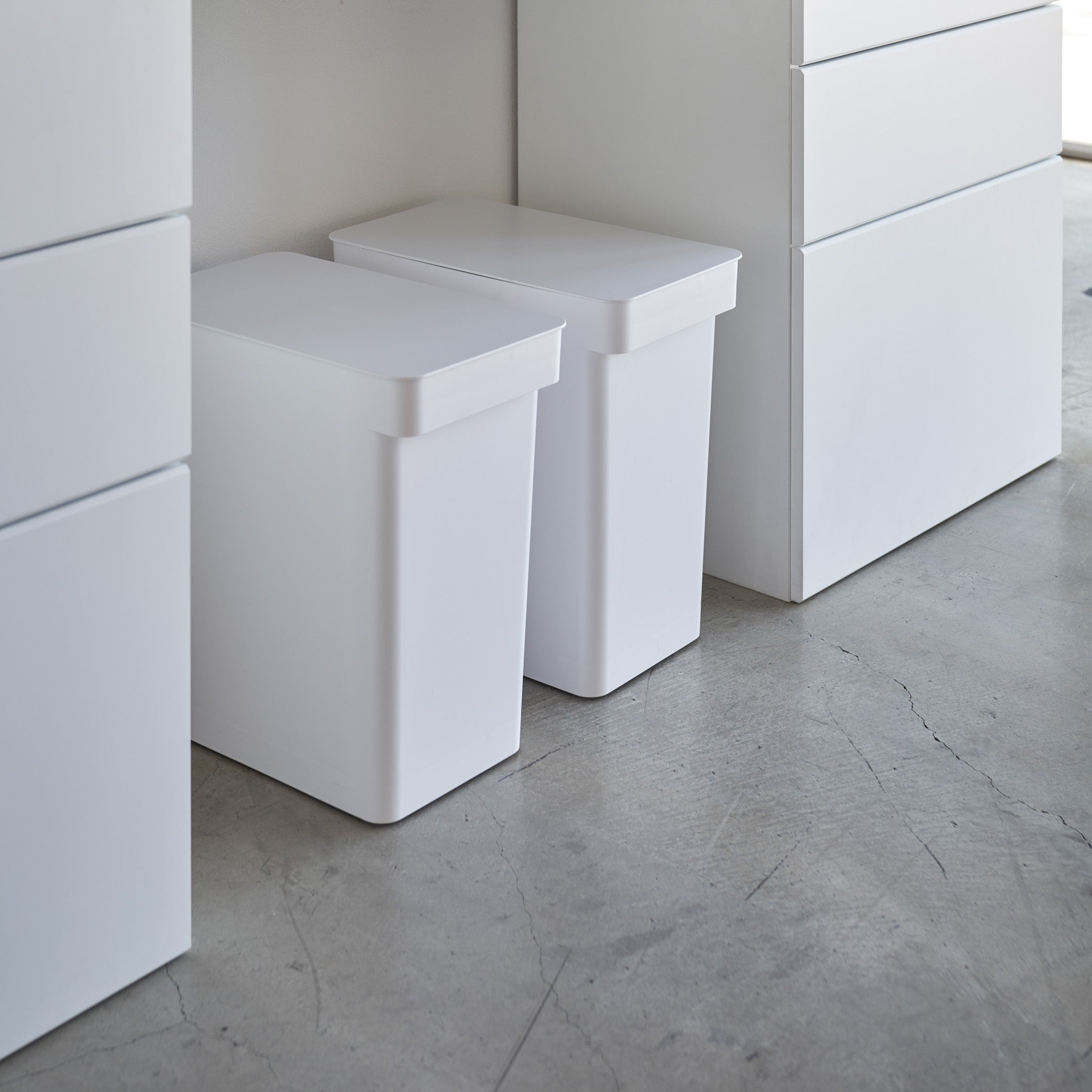 Airtight Trash Can with Casters