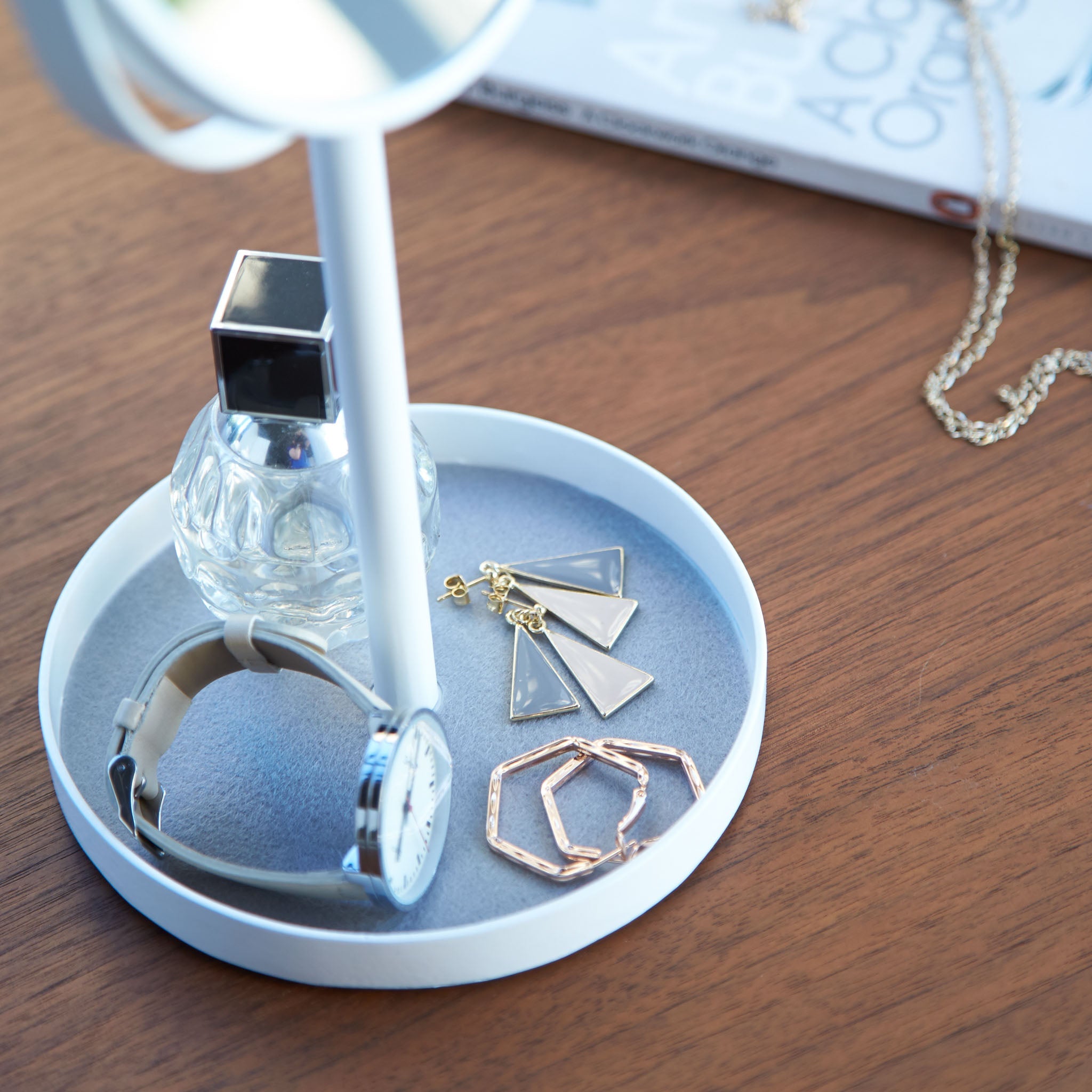 Makeup Mirror with Accessory Tray