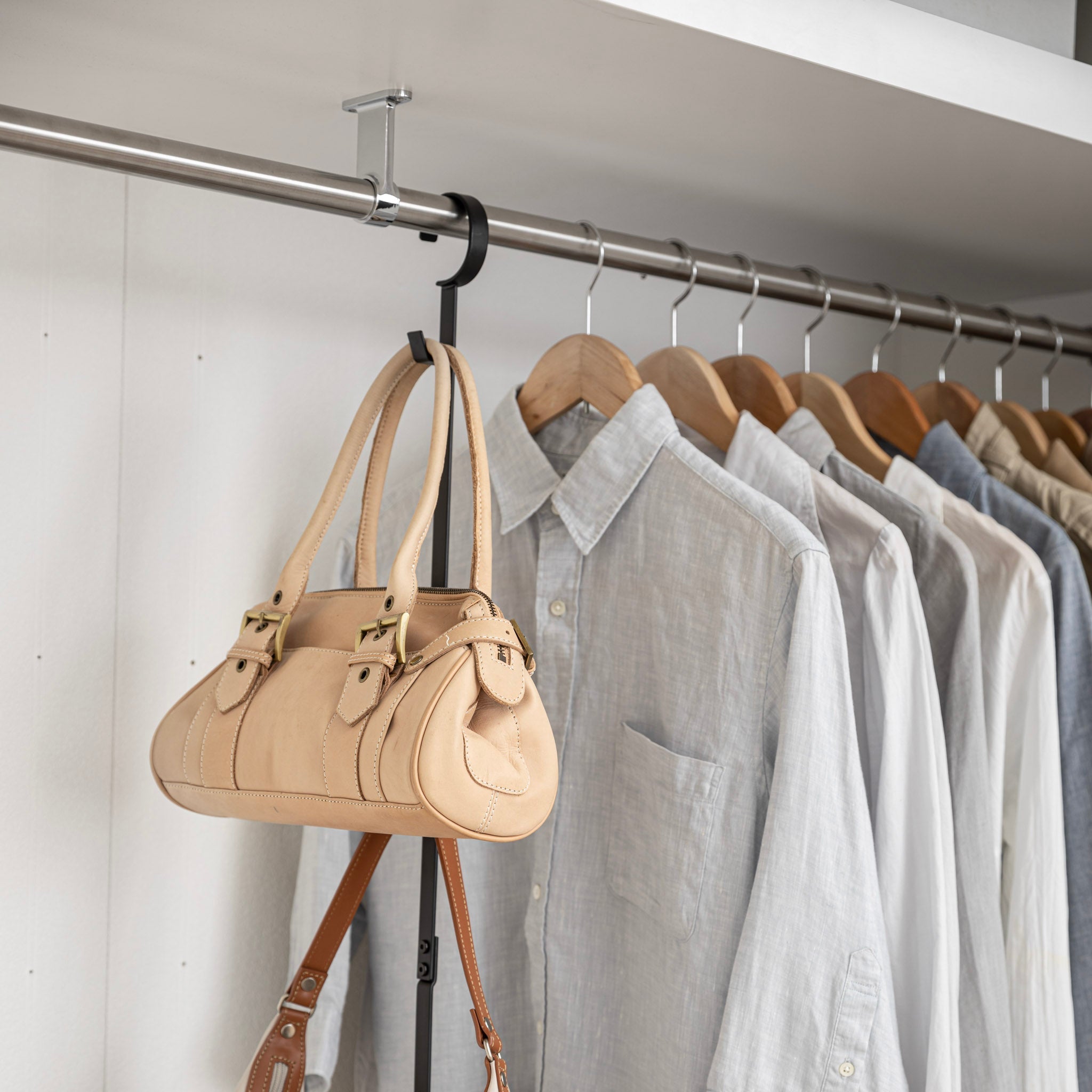2-Tiered Extendable Closet Rack