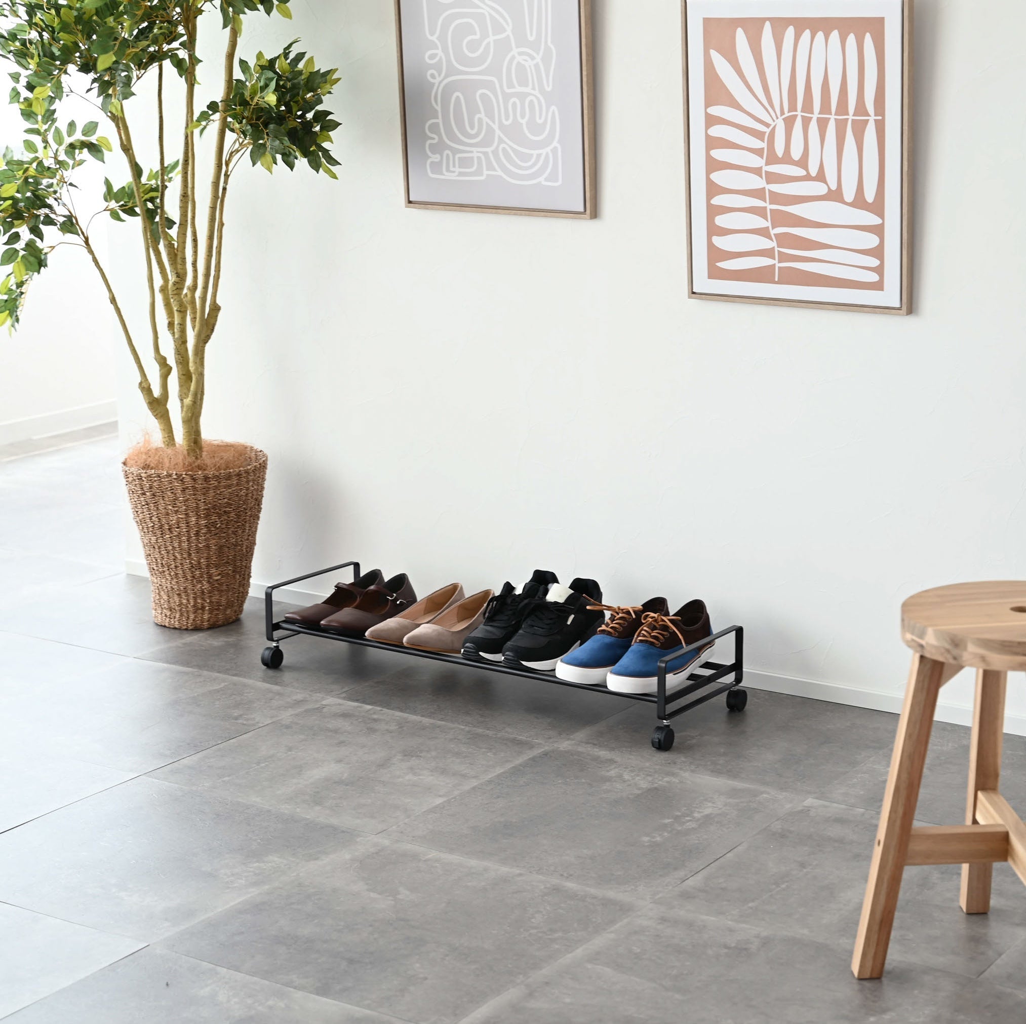Shoe Rack with Casters