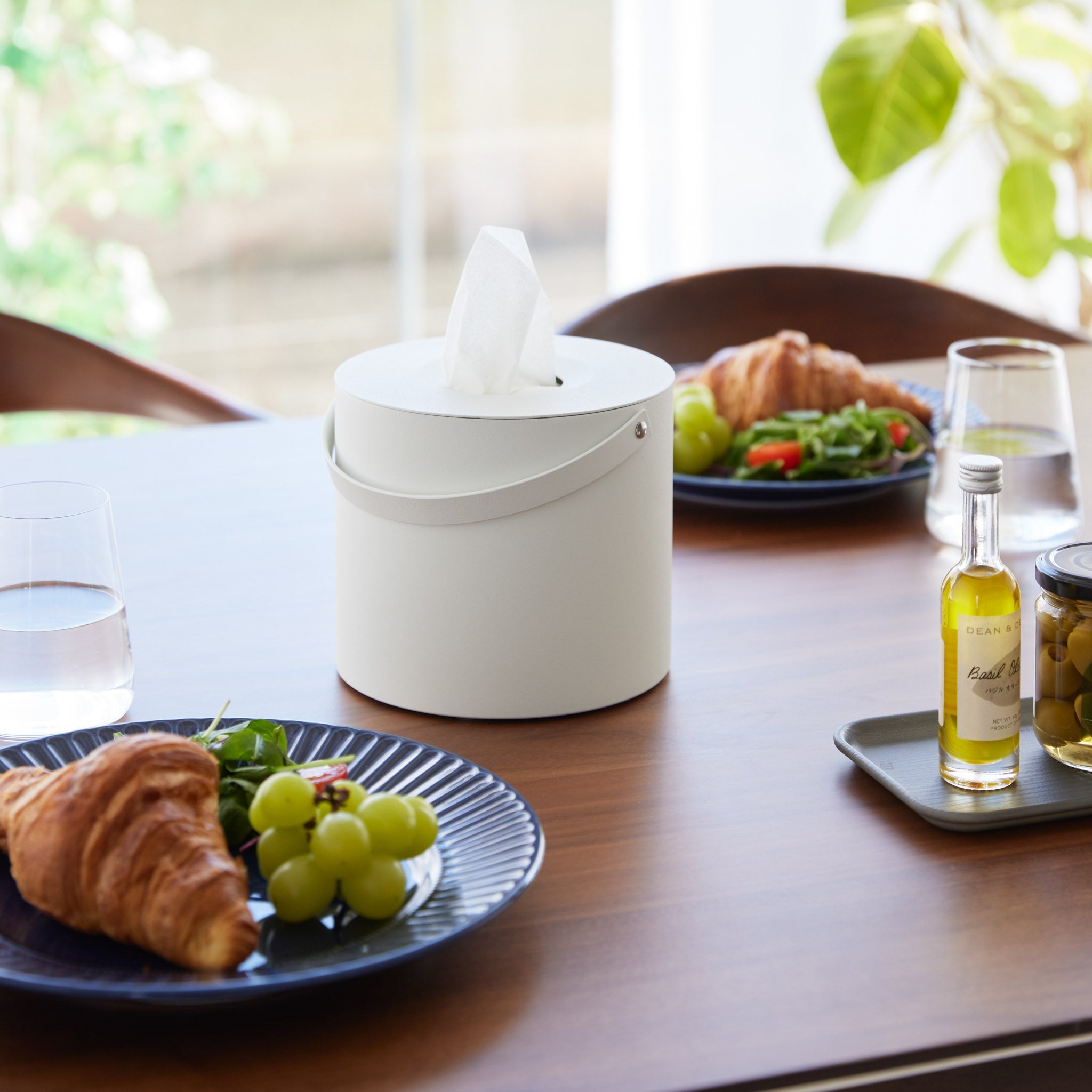 Tissue Case Round with Handle