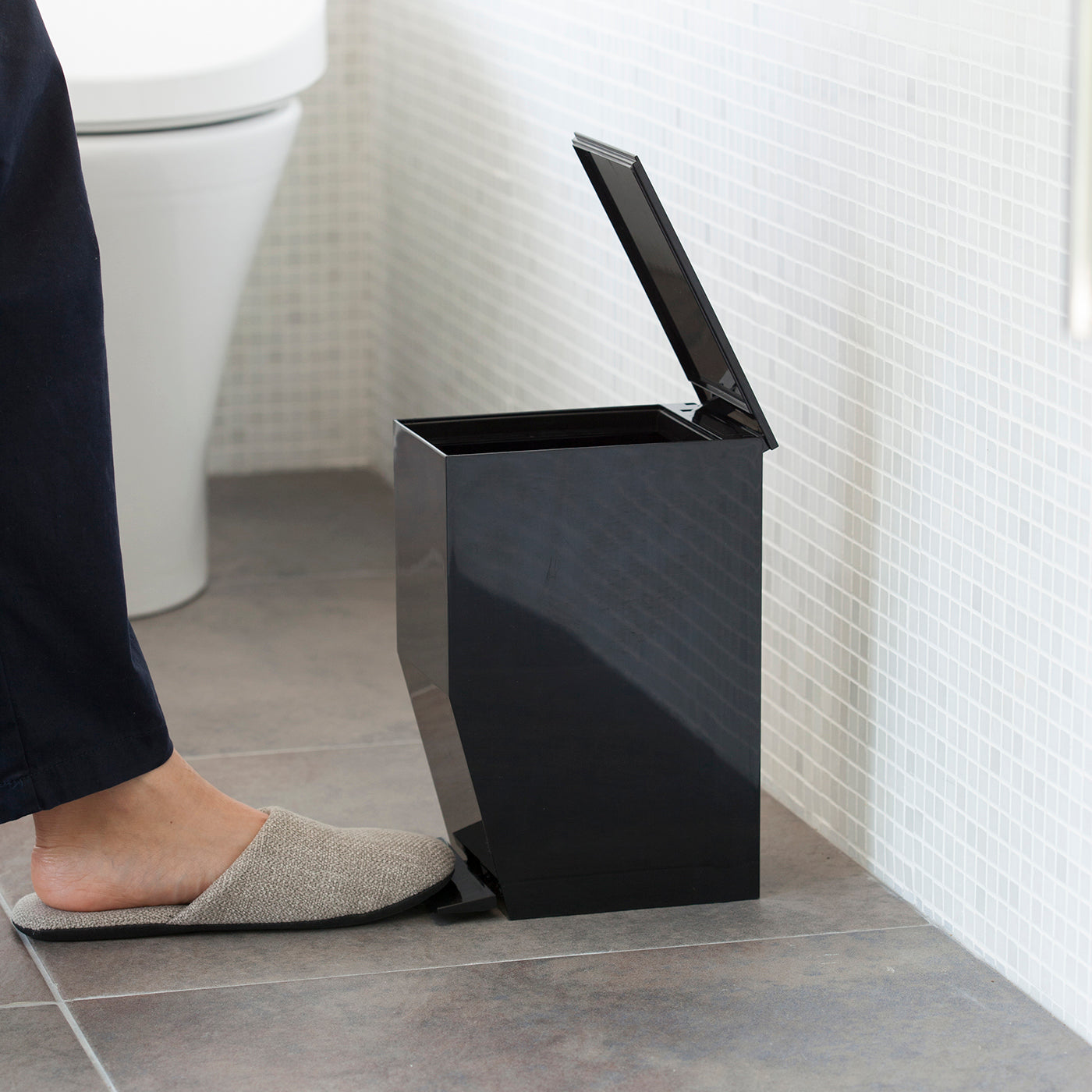 Step-on Sanitary Trash Can